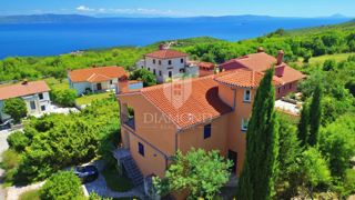 HIŠA S PANORAMSKIM POGLEDOM NA MORJE, RABAC