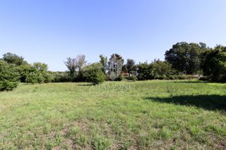 Vodnjan, okolica - odlično gradbeno zemljišče! 