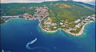 Rabac, dvonadstropno stanovanje na odlični lokaciji