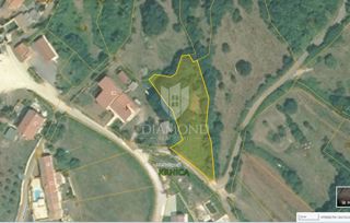 Zazidljivo zemljišče blizu Pule – idealno za hišo/vilo