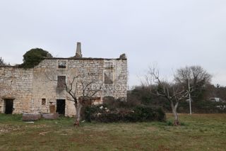 Bale, ruševna kuća s dvorištem, građevinska dozvola