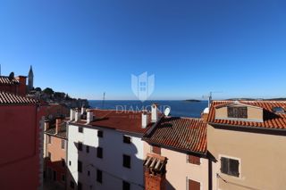 Rovinj, center, dvoetažno stanovanje s pogledom na morje