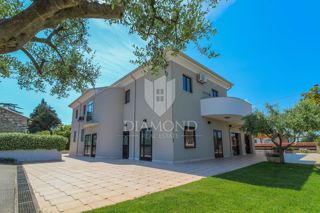 Hiša Bašanija, Umag, 660m2
