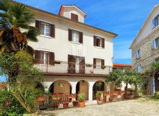 Rovinj, okolica, apartmajska hiša v centru