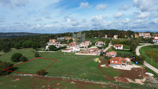 Labin, zemljišče z gradbenim dovoljenjem na mirni lokaciji