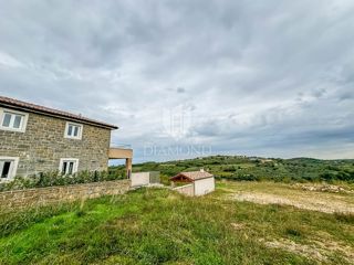 Istra, Momjan - čudovita vila z bazenom v gradnji!