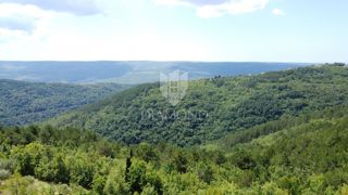 Oprtalj: okolica – Čudovito zazidljivo zemljišče