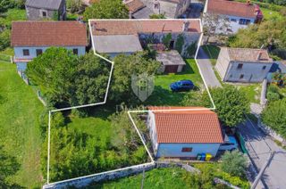 Kompleks avtohtonih istrskih hiš za obnovo v okolici Buj