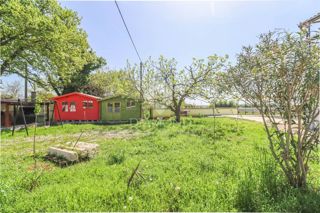 Pula, okolica, prostorno stanovanje z bazenom in vrtom 