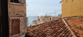 Rovinj, stan v starem mestnem jedru le nekaj korakov od morja