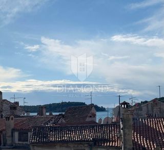 Rovinj, prostorna hiša v centru z razgledom