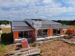 Svetvinčenat, moderna vila za počitnice z bazenom