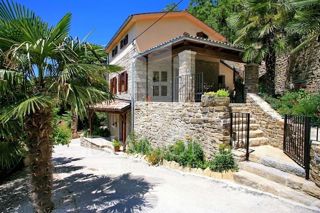 Okolica Oprtlja, vila z bazenom in panoramskim razgledom