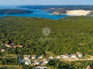 Labin, zemljišče z gradbenim dovoljenjem in pogledom na morje 