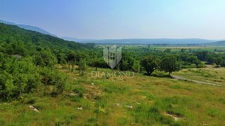 Kršan, okolica, gradbeno zemljišče s čudovitim razgledom