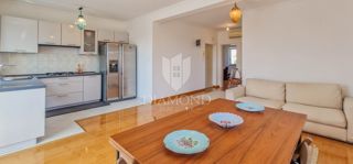 EKSKLUZIVNO! Novigrad, stanovanje 60m2 s čudovitim pogledom na morje!