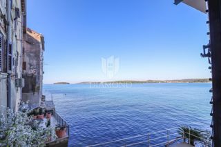 Rovinj! Apartma in PP Prva vrsta do morja!