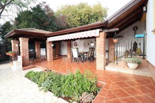 Poreč, hiša z dvema apartmajema in pogledom na morje