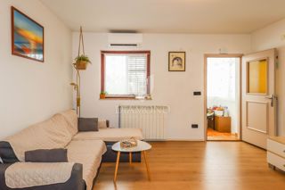 PRILOŽNOST! ROVINJ! 3 STANOVANJA, VRT, PARKIRIŠČE!!!