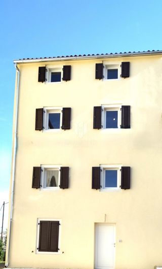 Trinadstropna hiša s čudovitim pogledom na morje - Višnjan (Poreč)  