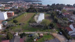 Umag, okolica, zemljišče na odlični lokaciji!