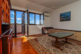Rovinj, center, sončen apartma s pogledom na morje