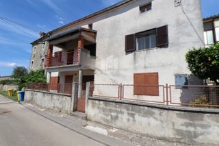 Žminj, hiša za adaptacijo v mirnem naselju