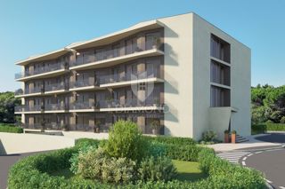 Poreč, trisobno stanovanje v pritličju v bližini centra!