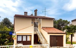 EKSKLUZIVNO! Apartma le nekaj korakov od plaže na prestižni lokaciji