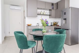 Moderno opremljen stan v novogradnji z veliko garažo - v bližini Fažane