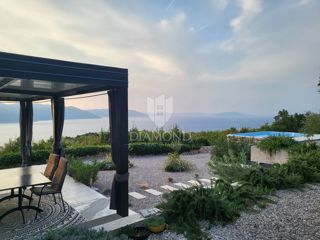Hiša s panoramskim razgledom, območje Plomina