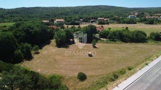 Labin, gradbeno zemljišče na odlični lokaciji