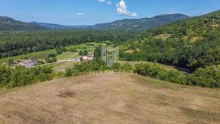 Motovun, okolica, edino gradbeno zemljišče na mirni lokaciji!
