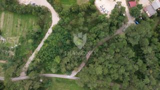 Zemljišče Labin, 2.323m2