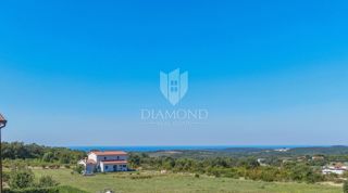 Zemljišče za 5 apartmajev v bližini Rovinja s pogledom na morje