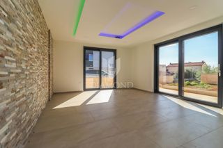 Novo dupleks stanovanje z bazenom v Medulinu