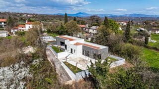 Barban, moderna dvojček hiša z bazenom