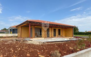 Žminj, počitniška hiša z bazenom v bližini centra mesta