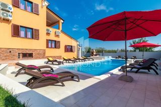 Pula, prostorna vila z bazenom in jacuzzijem