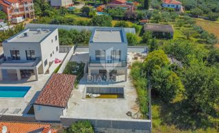 Okolica Umaga, moderna počitniška hiša z bazenom v bližini plaže