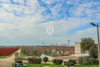 Umag, okolica - Dvoetažni apartma s pogledom na morje!