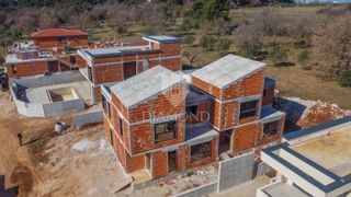 Hiša Novigrad, 200.000m2