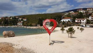 Jadranovo, prostorno dvoetažno stanovanje
