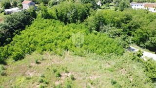 Poreč - okolica - Gradbena parcela 937 m² s projektom in dovoljenjem