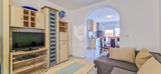 Novigrad, okolica, stanovanje z galerijo 350m od morja