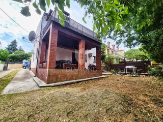 Poreč, okolica, odlična hiša s 4 apartmaji, 700 m od morja