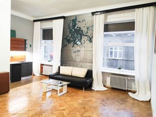 Zagreb, Center! Moderno trisobno stanovanje!