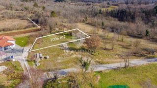 Buje, čudovito zemljišče velikosti 1096 m² na mirni lokaciji!