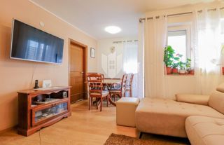 Umag, čudovit dvoetažni apartma 500m od morja!