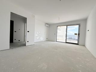 Garsonjera, pritličje, z dvoriščem, novogradnja, Umag